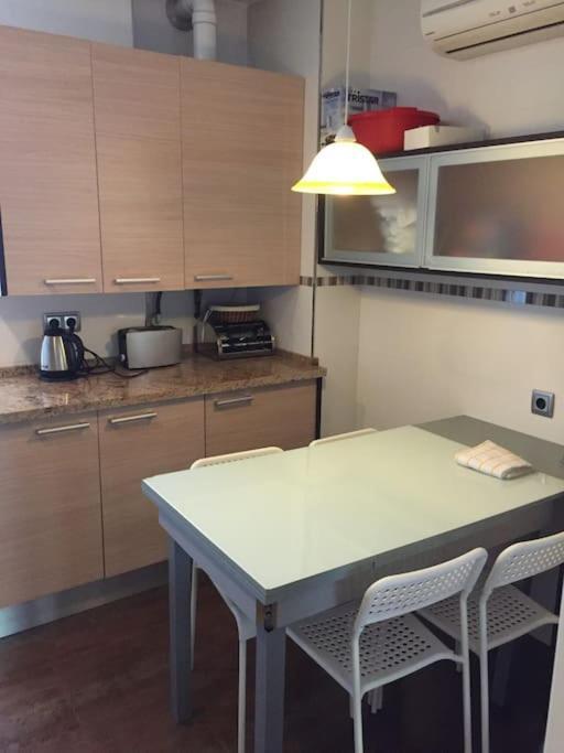 Amplio Piso En Nervion, Excelente Zona De La Ciudad. Appartement *