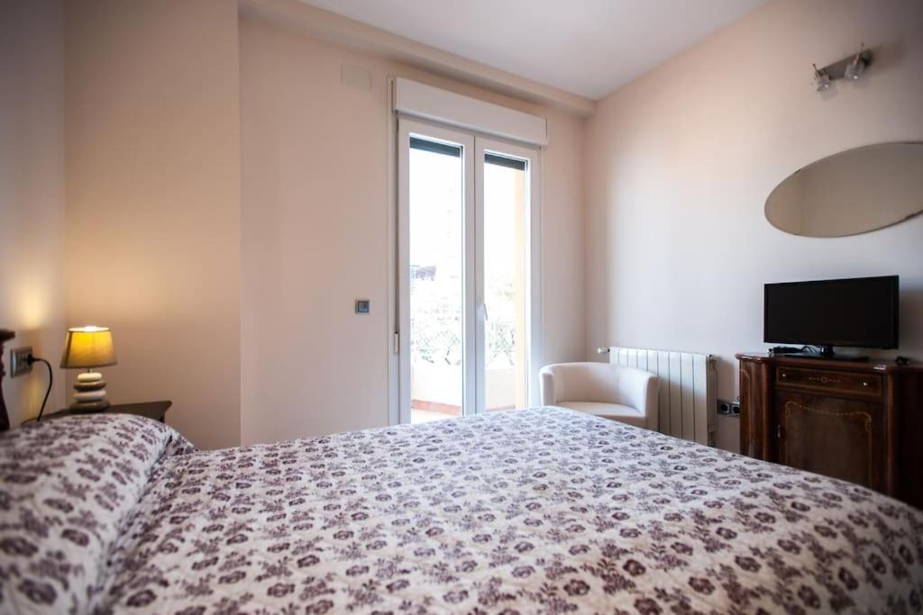 Amplio Piso En Nervion, Excelente Zona De La Ciudad. Appartement Séville