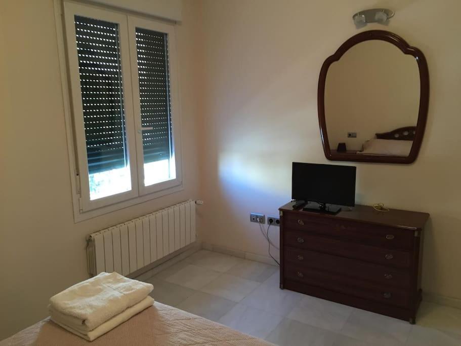 Appartement Amplio Piso En Nervion, Excelente Zona De La Ciudad. Séville