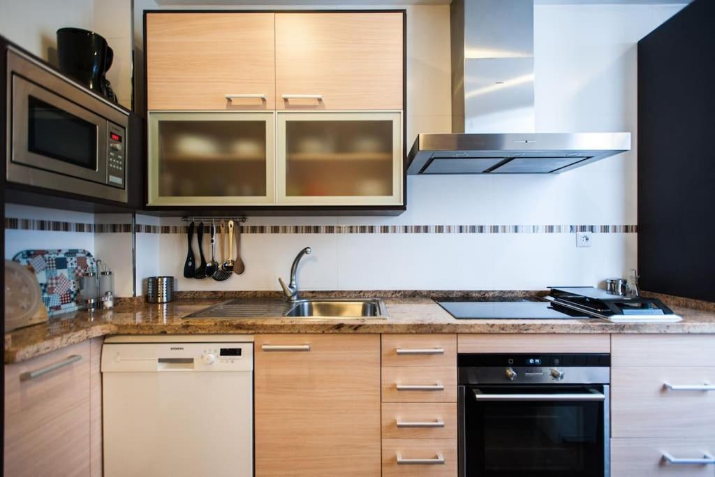 Amplio Piso En Nervion, Excelente Zona De La Ciudad. Appartement *