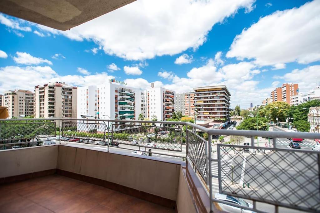 Appartement Amplio Piso En Nervion, Excelente Zona De La Ciudad. Séville